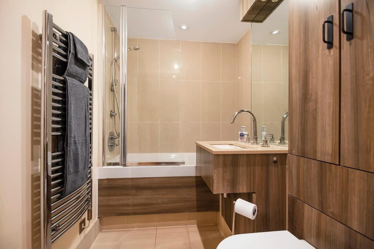 Compact Flat With A River View Close To Big Ben Londres