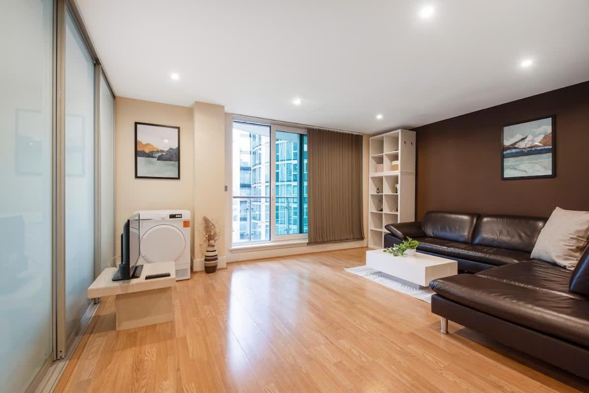 Compact Flat With A River View Close To Big Ben