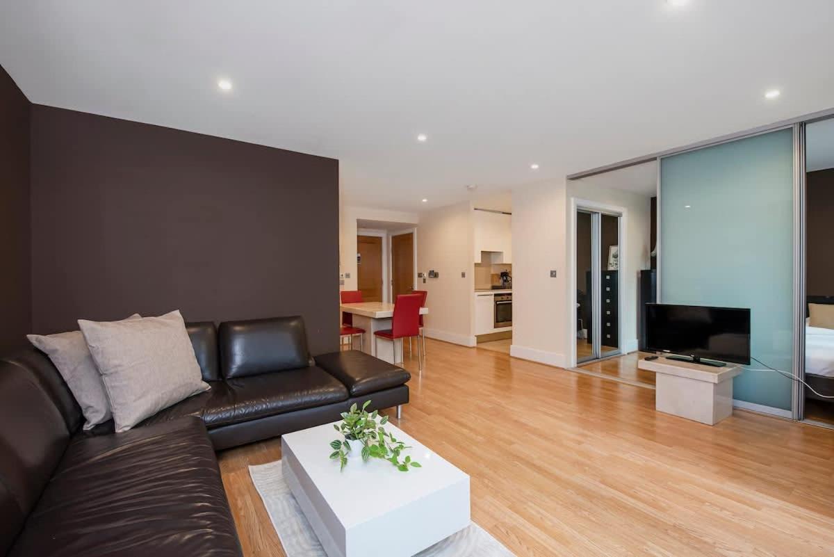Compact Flat With A River View Close To Big Ben Londres